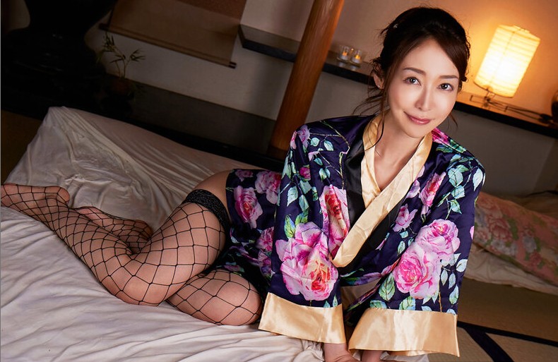 篠田ゆう 清楚で上品、それでいて大胆なギャップが魅力