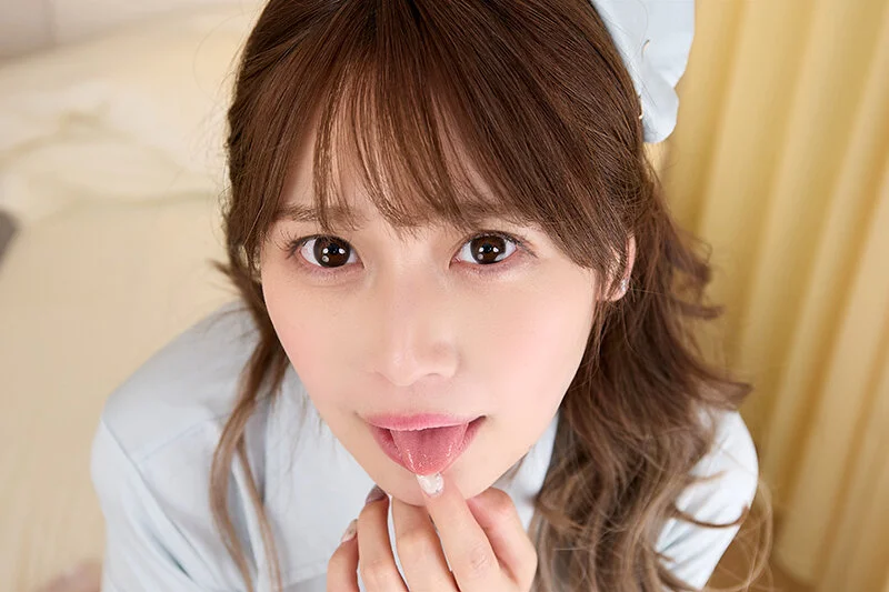 Gカップ爆乳と甘い声が魅力の人気AV女優 優梨まいな